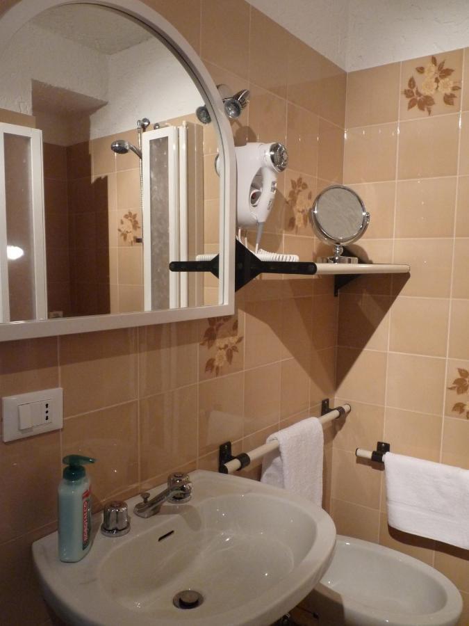 Apartments Cusius And Horta أورتا سان جوليو الغرفة الصورة